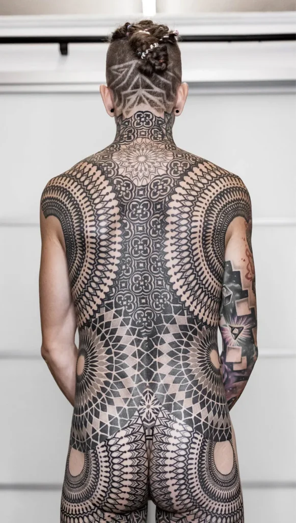 Landon's Backpiece, geometric and ornamental tattoo by Simon Halpern, Kāneʻohe, Oahu