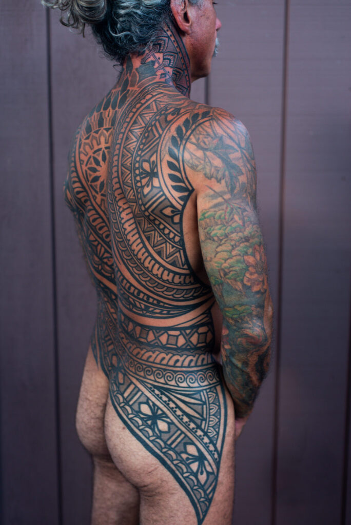 Jeremiah's Ornamental Flow Side Body, ornamental tattoo by Simon Halpern, Kāneʻohe, Oahu
