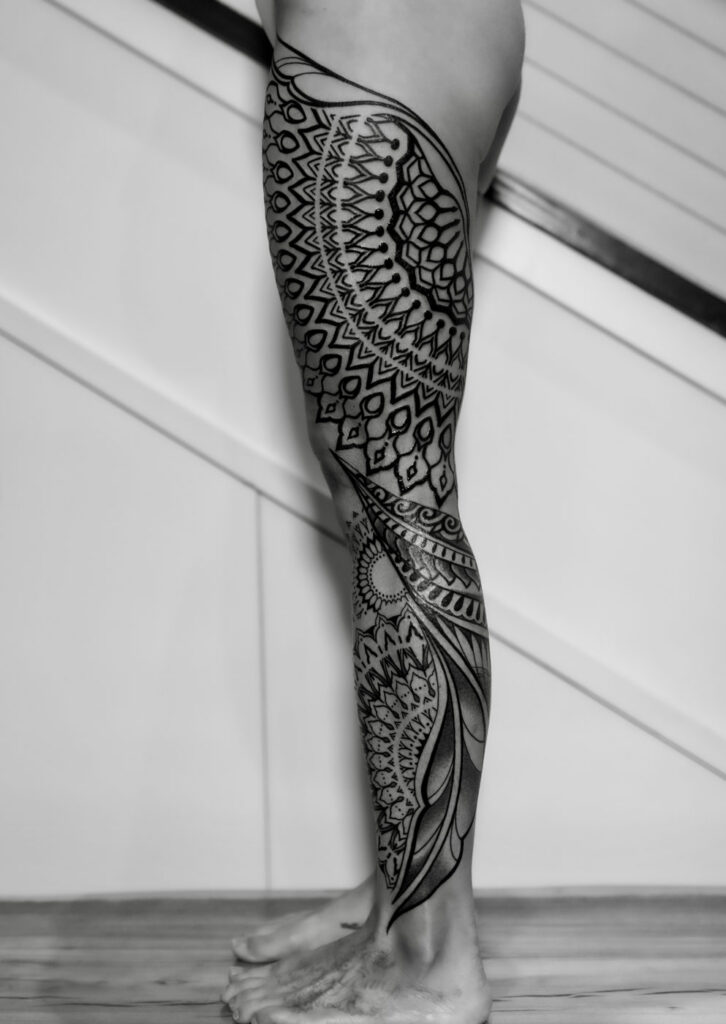 Madison's Mandala Ornamental Flow Leg, side profile, ornamental mandala tattoo by Simon Halpern, Kāneʻohe, Oahu