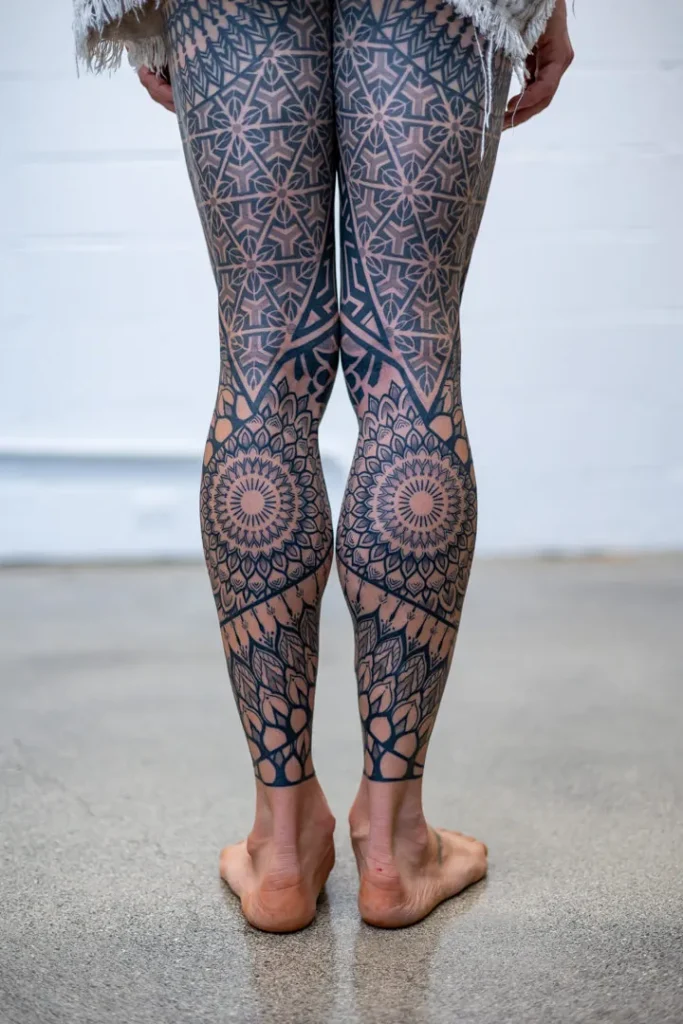 Landon's rear symmetrical legs, by Simon Halpern, Kāneʻohe, Oahu