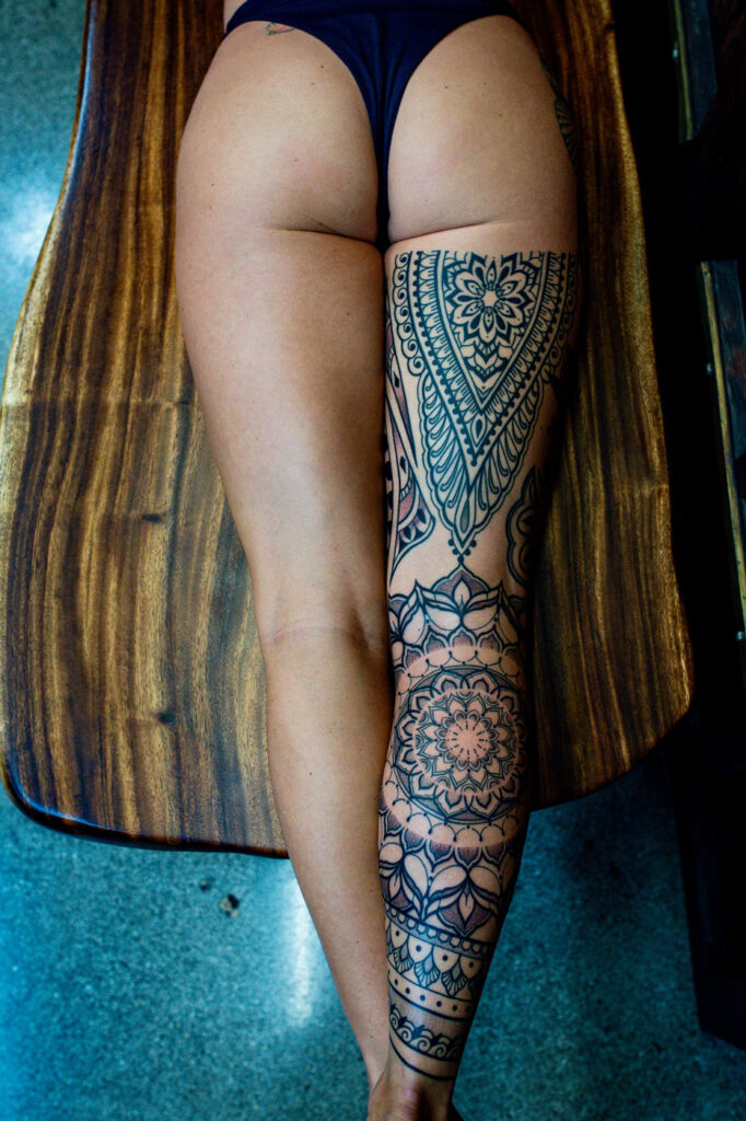 Nellie's Pattern Work Flow Leg, rear view, ornamental pattern work tattoo by Simon Halpern, Kāneʻohe, Oahu